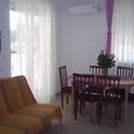 Guesthouse Vodice ヴォディツェ