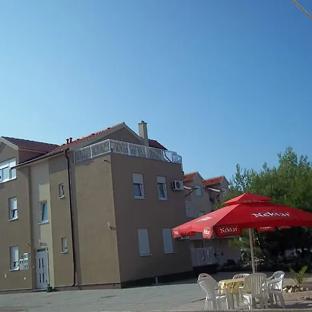 Guesthouse Vodice شقة فوديس